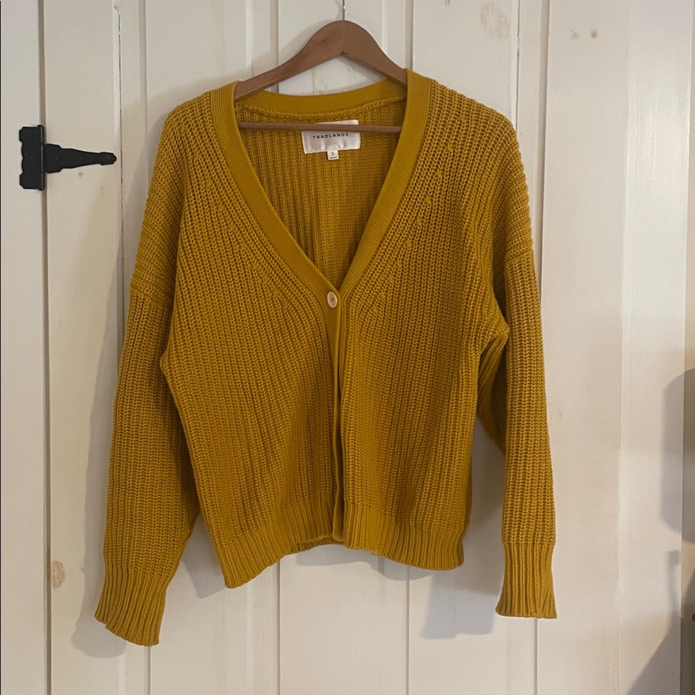 Tradlands Shelter Cardigan size S in golden